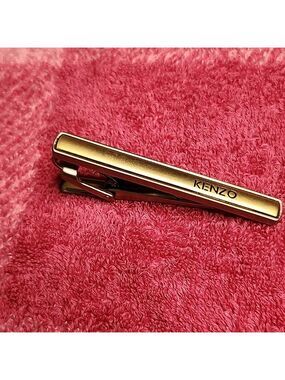 KENZO tie clip-on